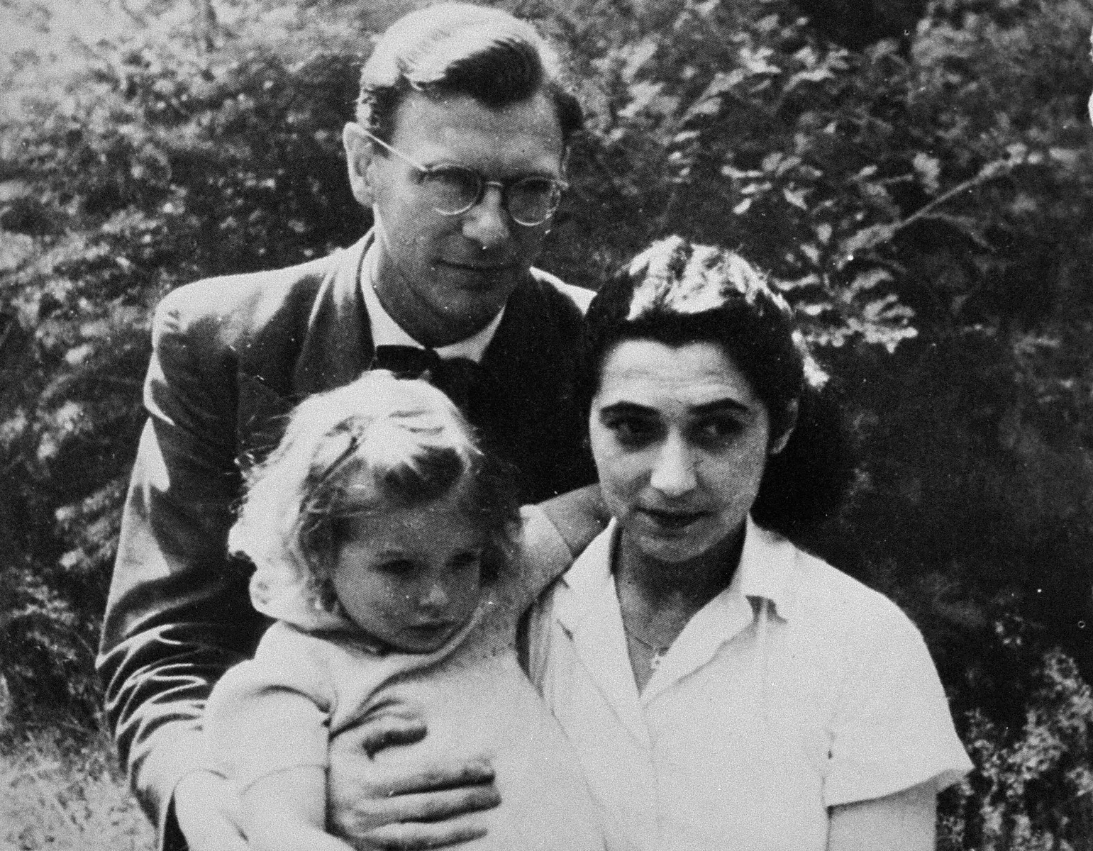 Group portrait of the Brilleslijper family.  

Lientje Brilleslijper, a Dutch Jewish woman, and her common law German husband hid Jews during the war.  On July 12, 1944, they were arrested by the SS while their child was left in the house under guard.  The following day Marion Pritchard rescued their daughter Kathinka and hid her.  She and her parents were reunited after the war.