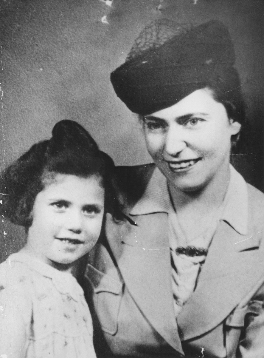 Portrait of Helene Schoenberger and her daughter, Bianka.