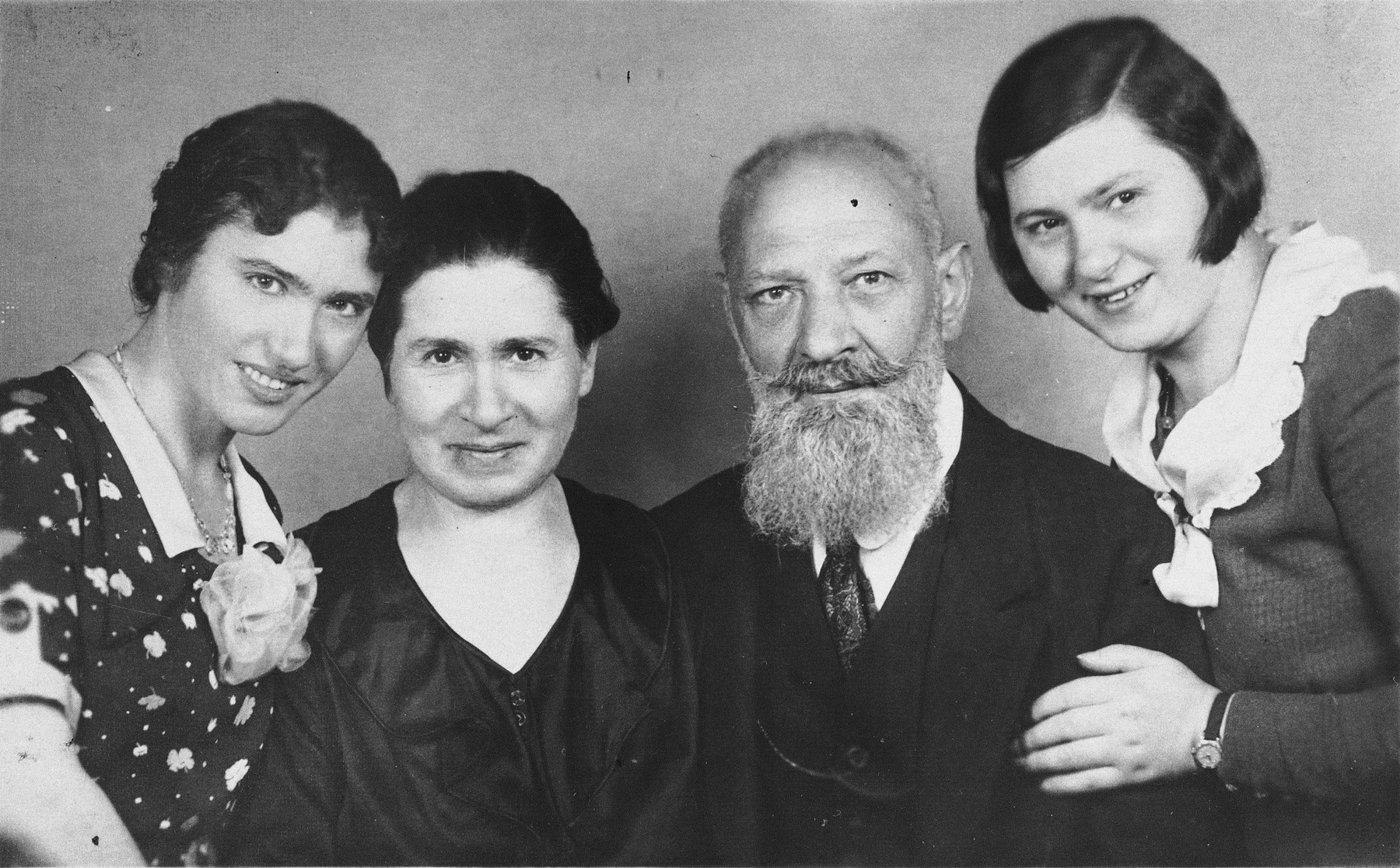 Portrait of the Roth family from Wiesbaden Germany.

Helene Roth (later Cohen) is on the far left.  Her parents are in the center and her sister is on the right.
