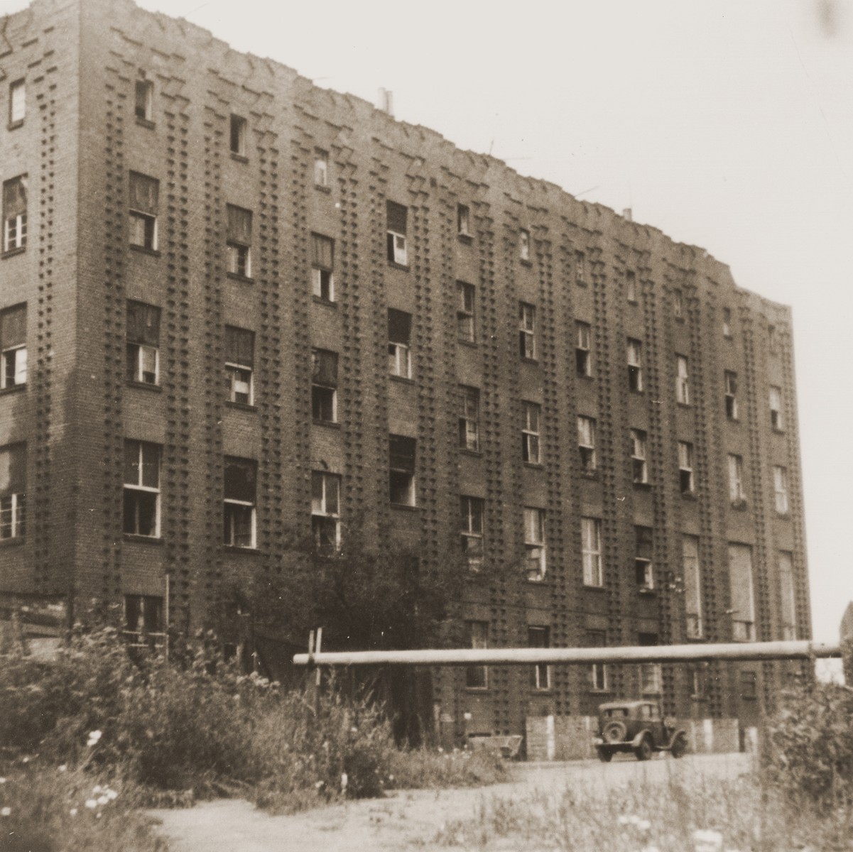 The Vinnhorst building on the outskirts of Hanover, which was used by the Nazis as an old-age home, housed approximately 200 Jewish DPs mostly from Bergen-Belsen. 

Israel Zew Zaks was born in Przyrow, Poland on March 25, 1926 to Hela Gelbart (b. 1905) and Jakob (b. 1897) Zaks.  Jakob worked as a tailor, and Israel's older brother Natan was born in 1925 in Lodz.  In 1938 the family moved to Sosnowiec to be closer to their extended family.  Following the Nazi invasion, Israel and his family lived in the Jewish quarter on Dekerta Street until August 1942.  He worked in a uniform shop with his father while Natan worked in a furniture factory.  In August 1942 Israel was rounded up along with approximately 200 other young men and placed in a holding cell before being taken to a camp in Germany to set up the Krupp factory in Markstadt.  He never saw his family again.  In December 1944 Israel, along with 600 other prisoners, was forcibly marched to Gross Rosen in sub-zero temperatures with no protective clothing.  The following month he was marched from Gross Rosen to Goerlitz where he  was put to work making armored vehicles.  Once in Goerlitz, an SS man caught Israel and two other prisoners stealing discarded food from a dumpster behind the SS dining room.  He lined them up to be shot.  The men's lives were spared only because the SS man's gun repeatedly failed to fire.  On May 8, 1945 Israel was liberated by the Soviet army at the age of 19.  He tried to return to Sosnowiec but changed his mind after pogroms broke out in Poland.  Israel then went to Czechoslovakia and joined Bricha.  He then went to Gratz where he met with members of the Jewish Brigade.  Israel helped smuggle Jewish refugees into Tarvisio, Italy by setting up diversions.  He worked for a total of three months making two or three trips a week.  In December 1946 Israel moved to Zeilsheim DP camp before hearing that he had a cousin in Hannover.  Israel stayed in Hanover for the next three years.  He met his wife Mania Mell in December 1945, and the two were married the following April.  Mania was a survivor of the Lodz ghetto and the Auschwitz-Birkenau, Ravensbrueck, Mauthausen and Bergen-Belsen concentration camps.  In June 1949 Israel and Mania flew to the United Stated from Bremen, Germany.