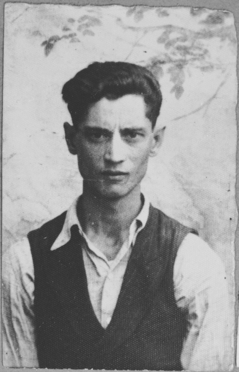 Portrait of Zak Kalderon, son of Aron Kalderon.  He was a rag dealer.  He lived at Avramova 62 in Bitola.