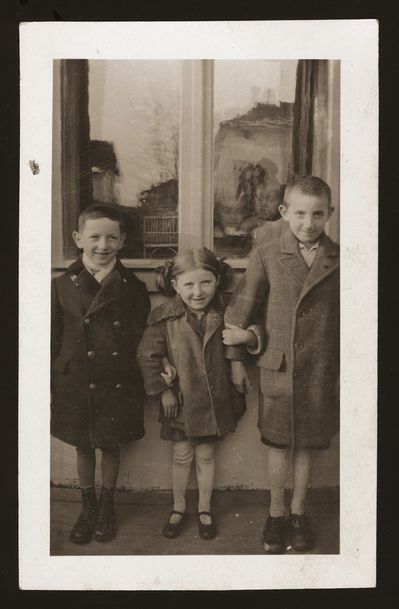 Portrait of cousins Richard Gartenberg and Salus and Tony Schwartz, all of whom later perished in the Holocaust.