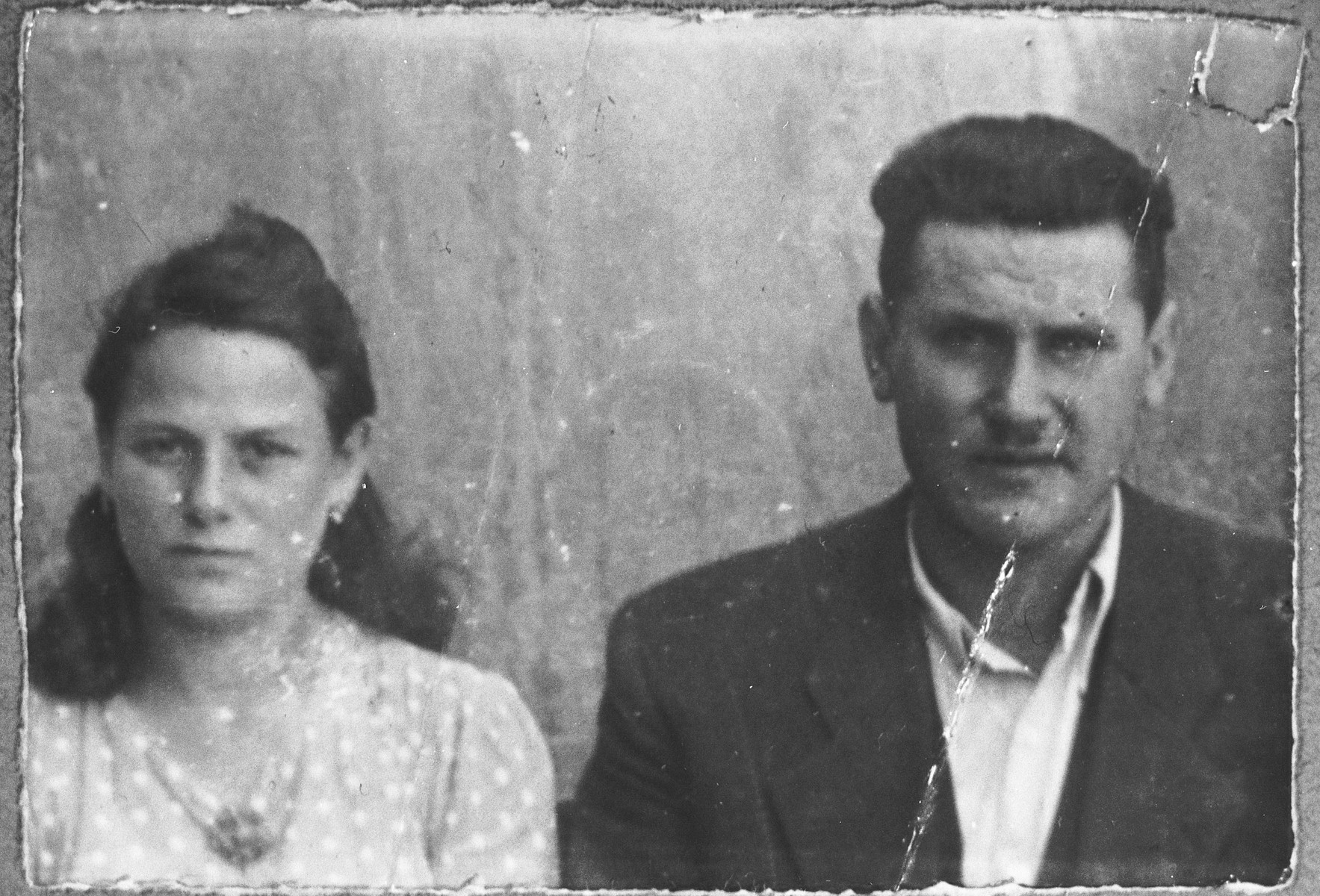 Portrait of Isak Eschkenasi with his wife.
