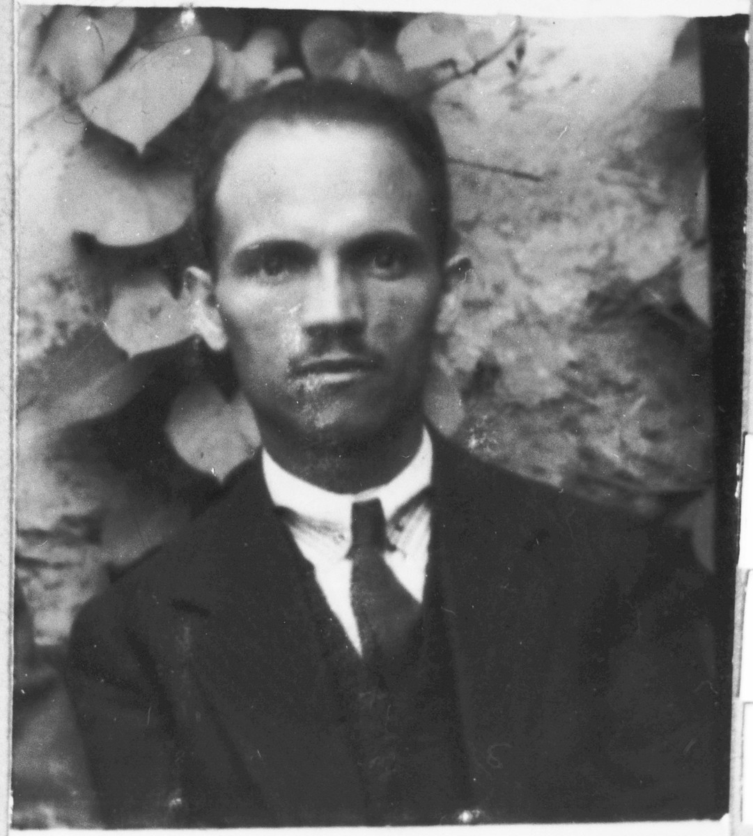 Portrait of Avram Aruti, son of Mushon Aruti.  He was a jeweler.  He lived at Novatska 16 in Bitola.