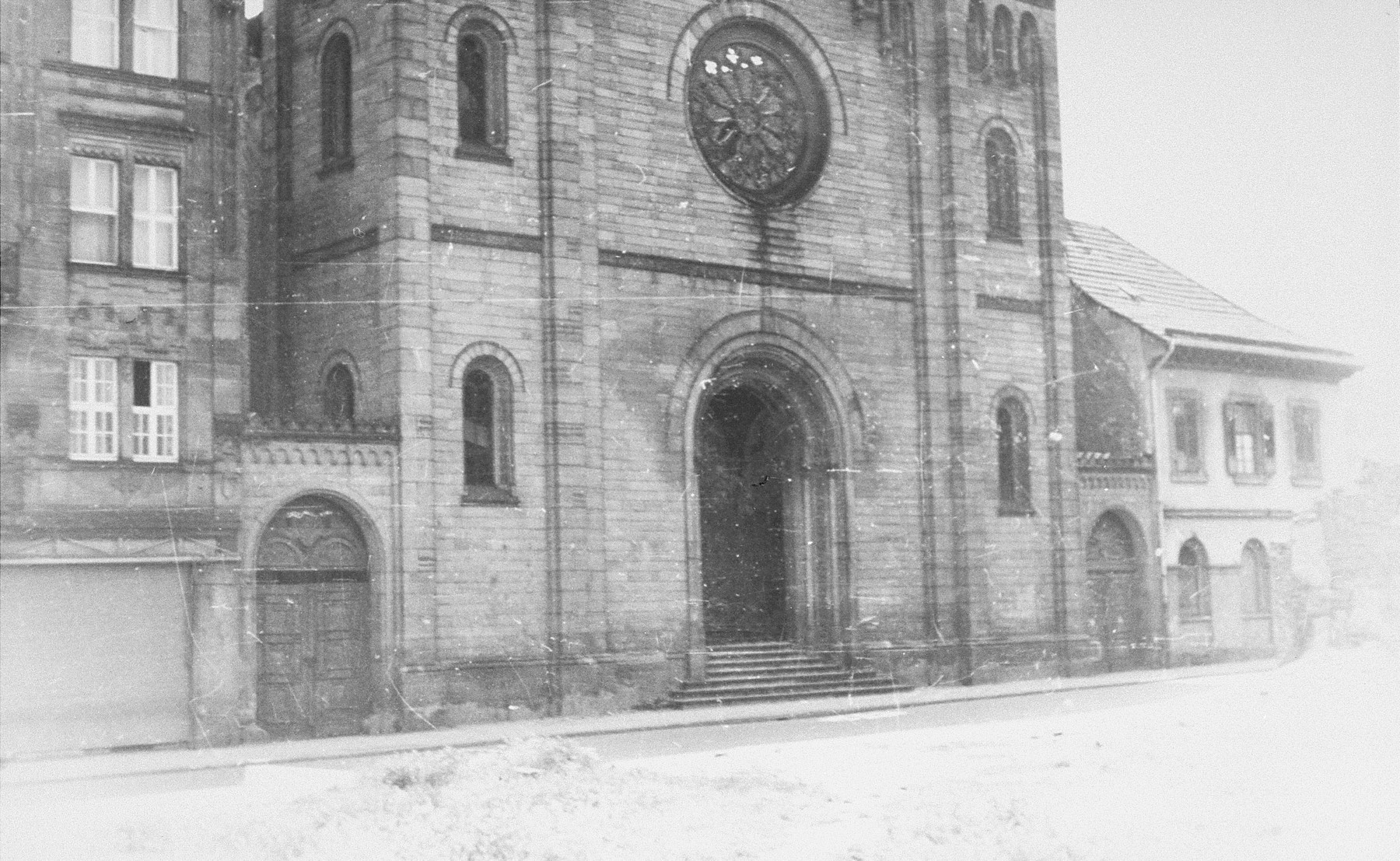 Exterior of the Mannheim synagogue after its destruction on Kristallnacht.