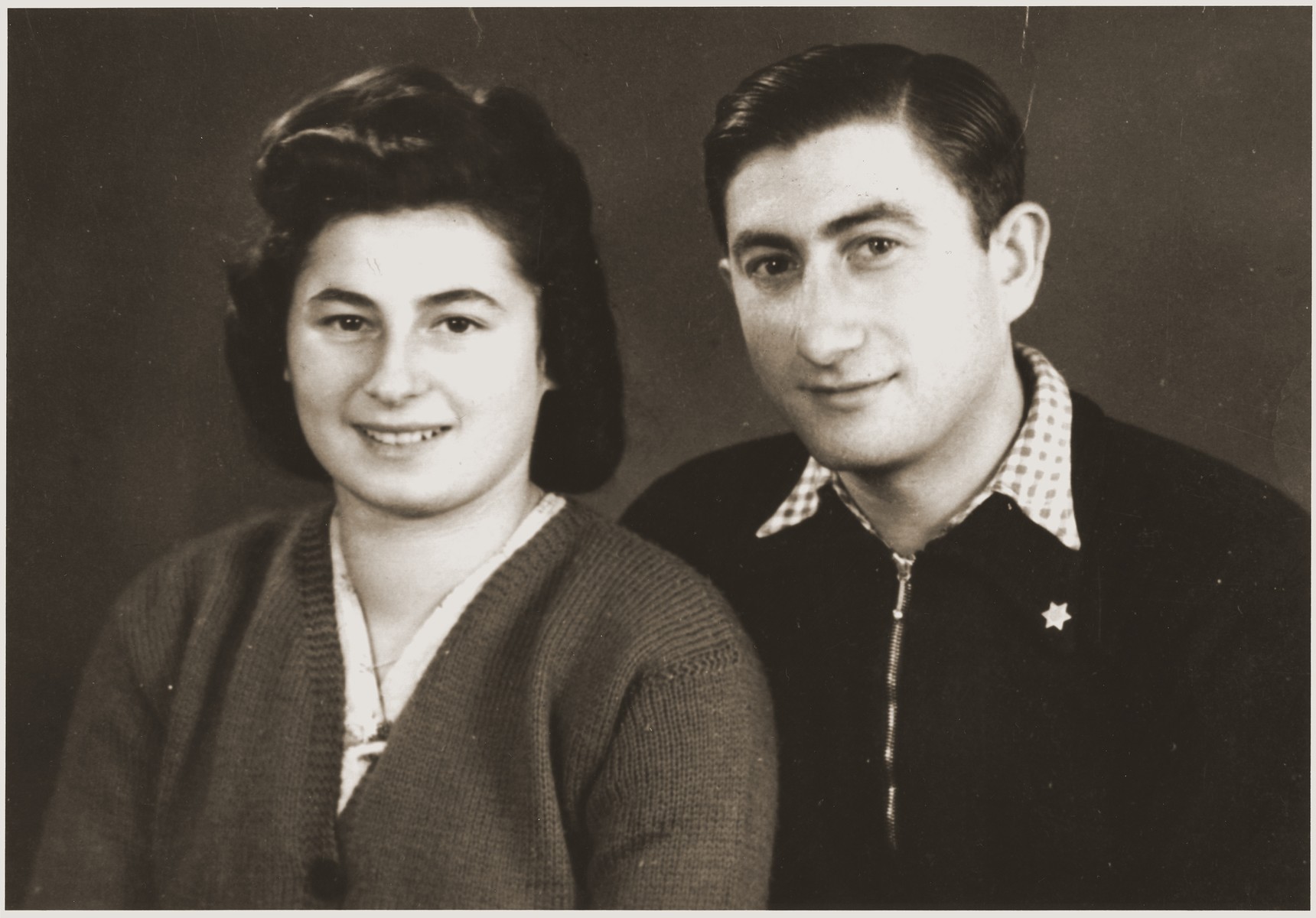 Studio portrait of two young Jewish DPs in the New Palestine displaced persons camp near Salzburg.

Pictured are Halina Goldberg, a survivor of the death march from Helbrechts to Volary, and Moniek Rozen.