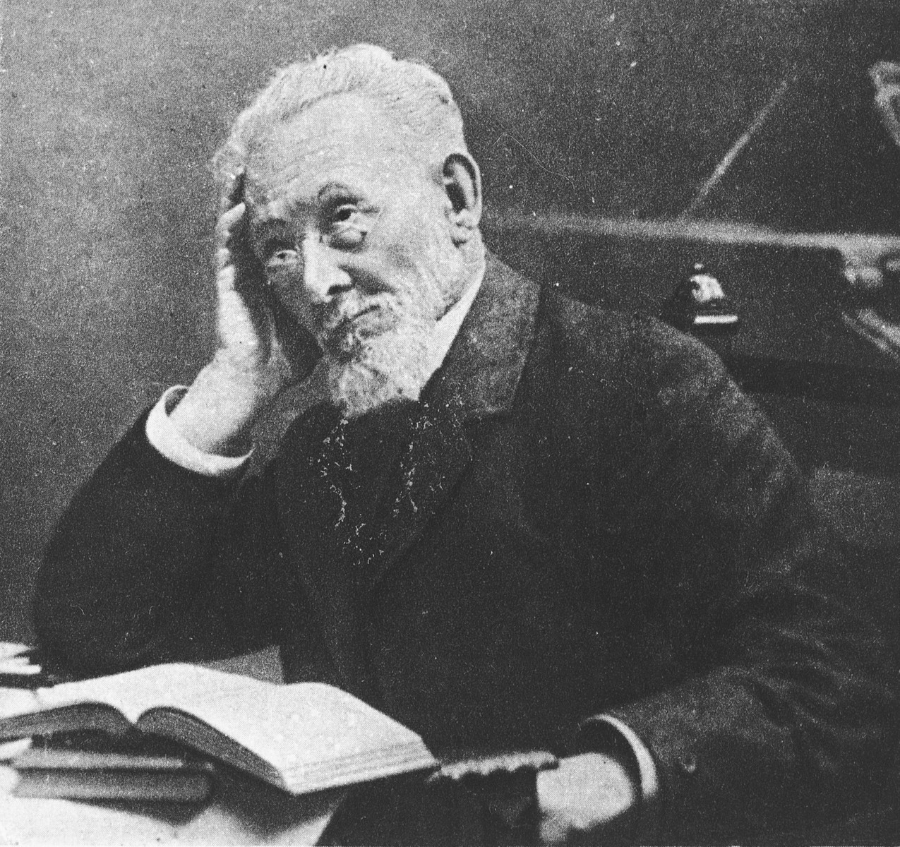 Portrait of the Yiddish author, Mendel Mokher Seforim (1835-1917).