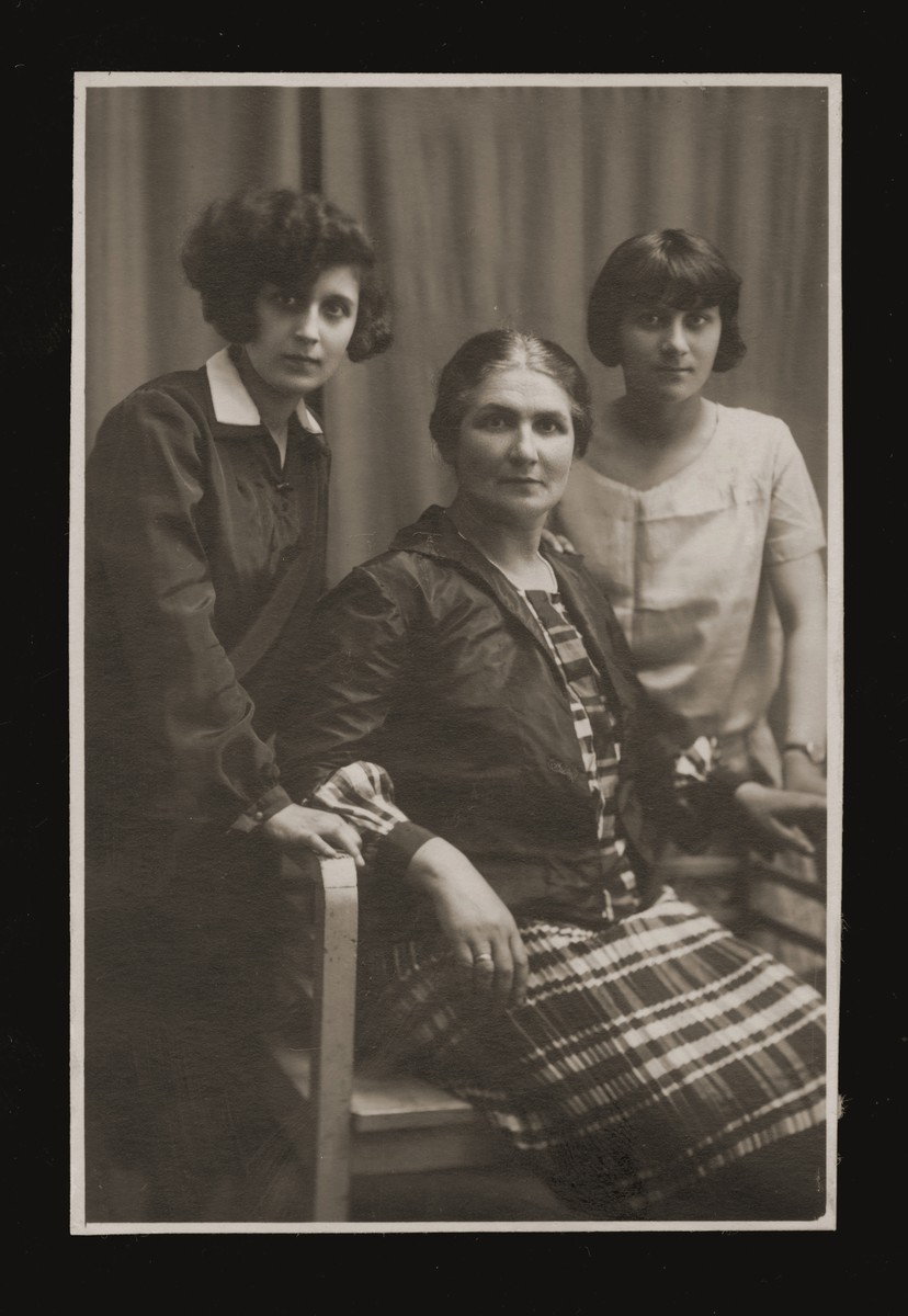 Studio portrait of Gizela Adlerfliegel with her daughters Karola and Mania.

Gizela passed away before the war, two years after the photo was taken.