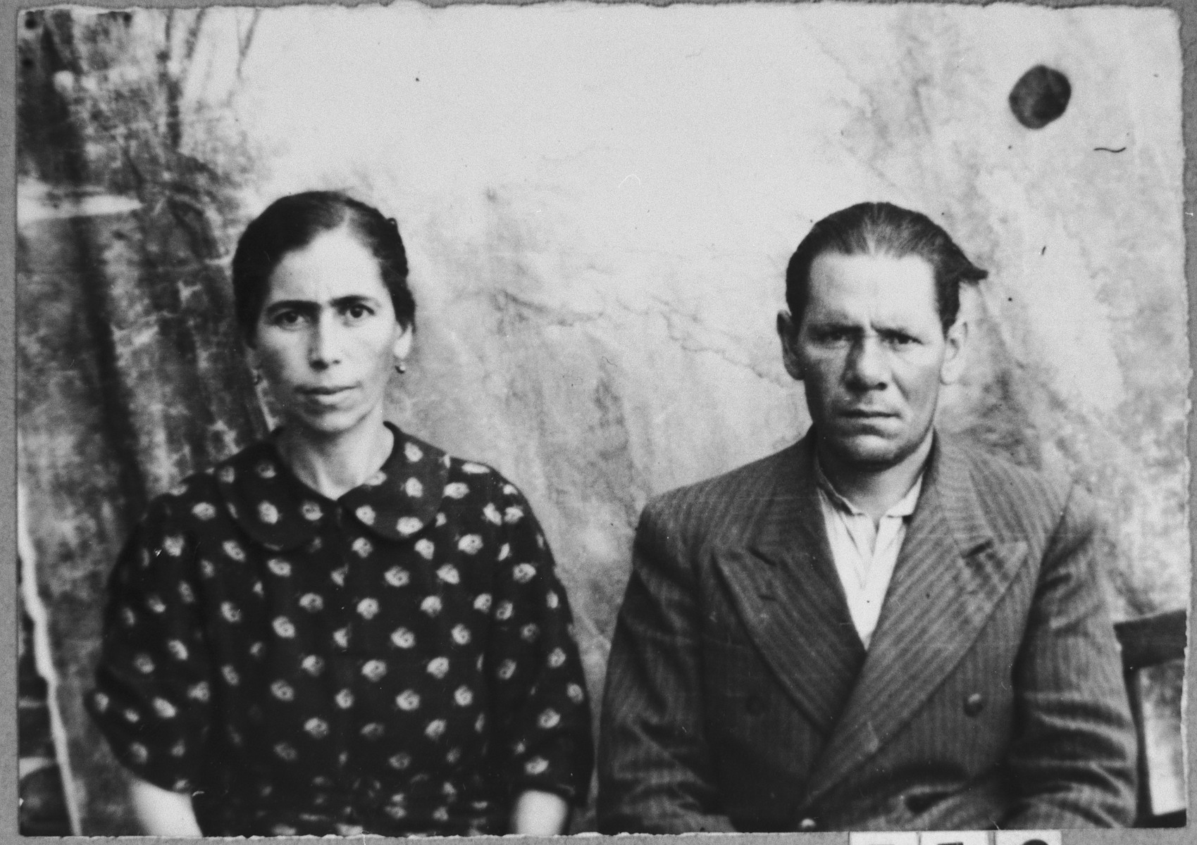 Portrait of Isak Koen, son of Yakov Koen, and Isak's wife, Alegra.  Isak was a plumber.  They lived at Asadbegova 11 in Bitola.