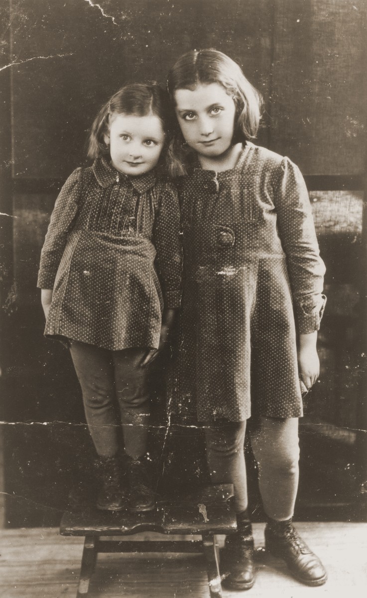 Elvira and Mira Keller, daughters of Daniel Ripp's older sister.  They both later perished in Auschwitz.