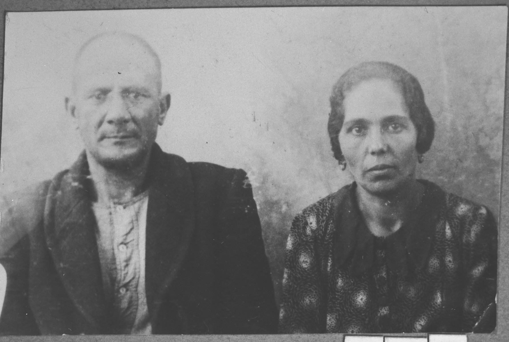 Portrait of Yakov Ischach and his wife, Luna.  He was a butcher.  They lived at Synagogina 14 in Bitola.