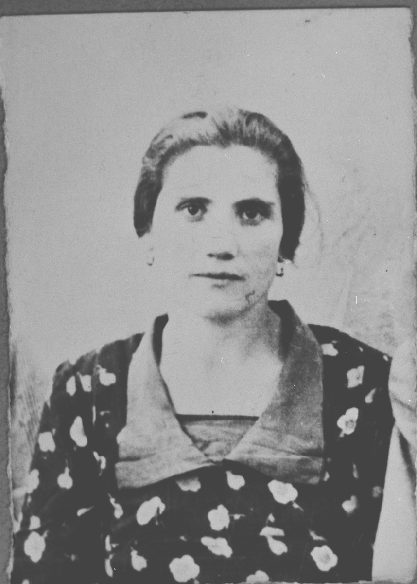 Portrait of Suncho Ischach, [wife of Lazar Ischach].  She lived at Karagoryeva 38 in Bitola.