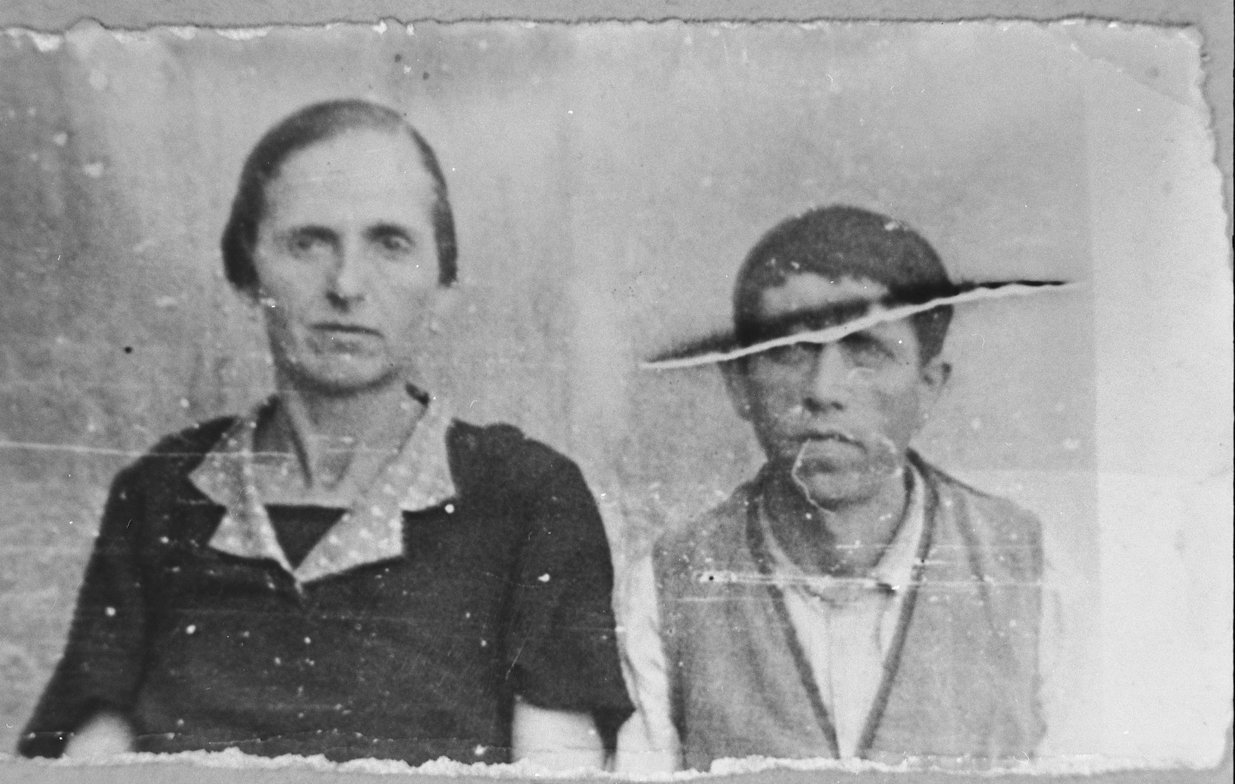Portrait of Aron Albocher and his wife, Luna.  He was a peddler.  They lived at Zmayeva 18 in Bitola.