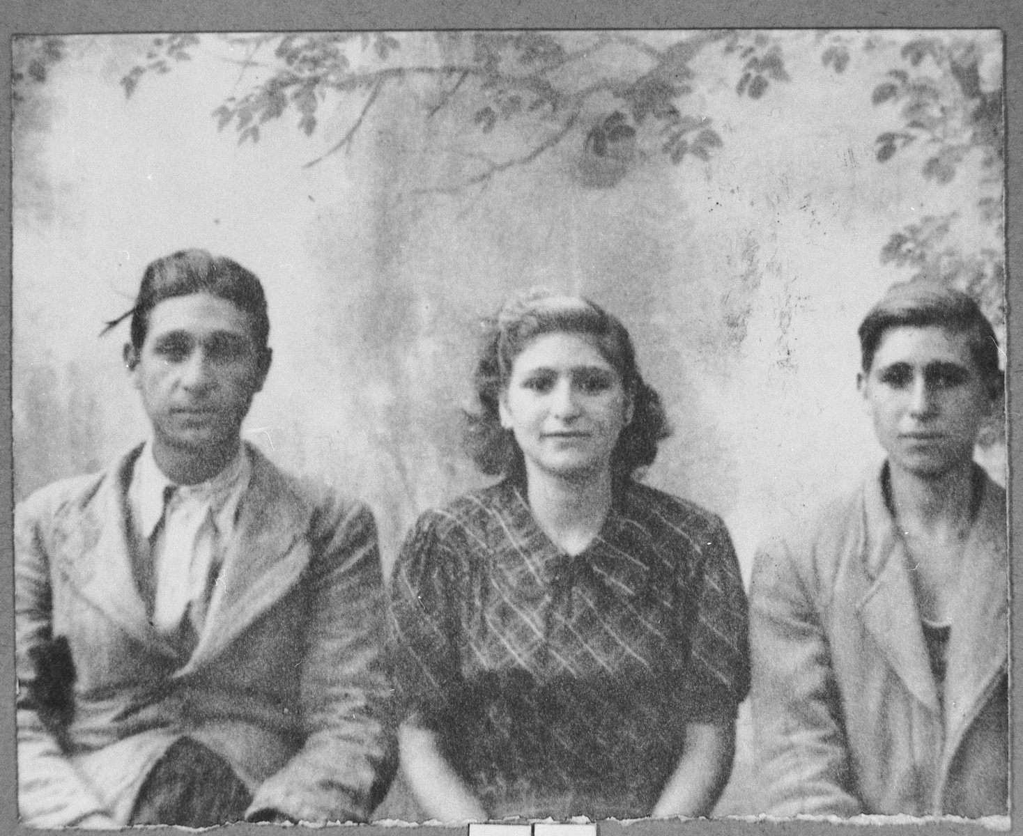 Portrait of Mordechai, Mari and Mois Albocher, the children of Rafael Albocher.  They were students.  They lived at Karagoryeva 49 in Bitola.
