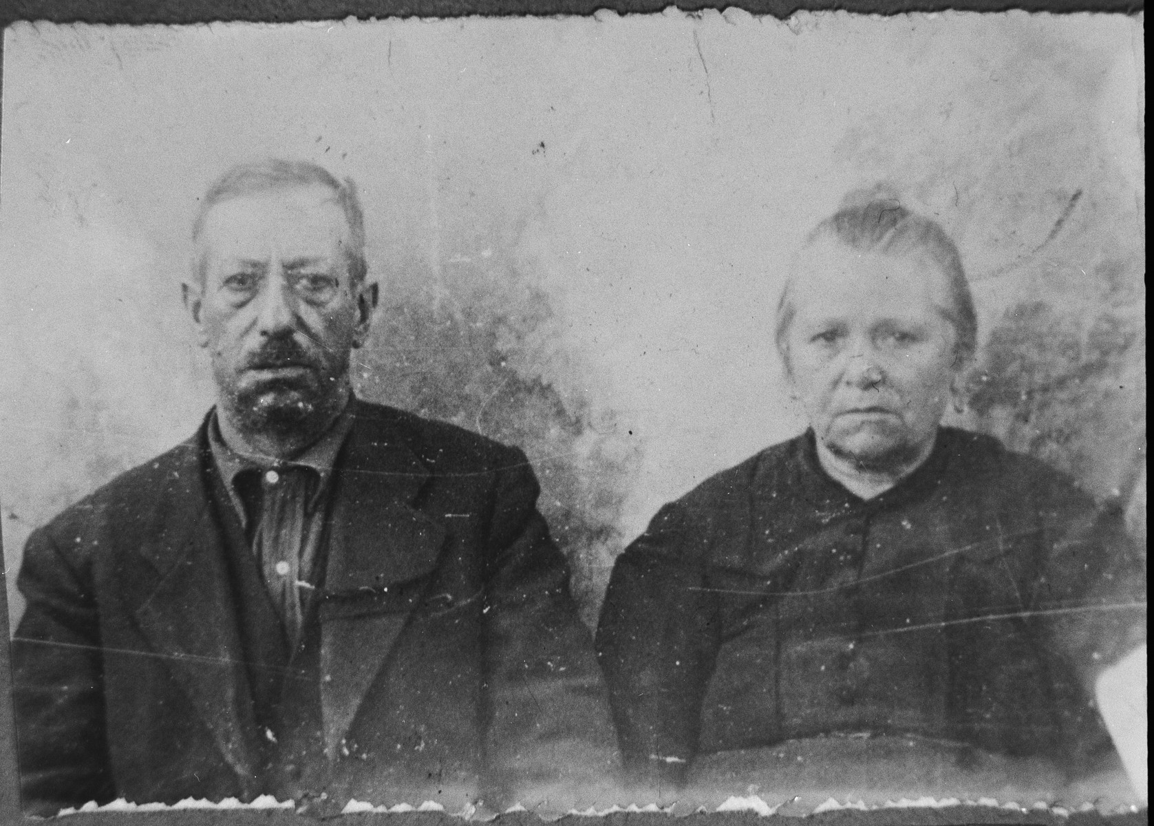 Portrait of Yakov Aroesti, son of Aron Aroesti, and his wife, Presja.  Yakov was a fruit merchant.  They lived at Putnika 132 in Bitola.