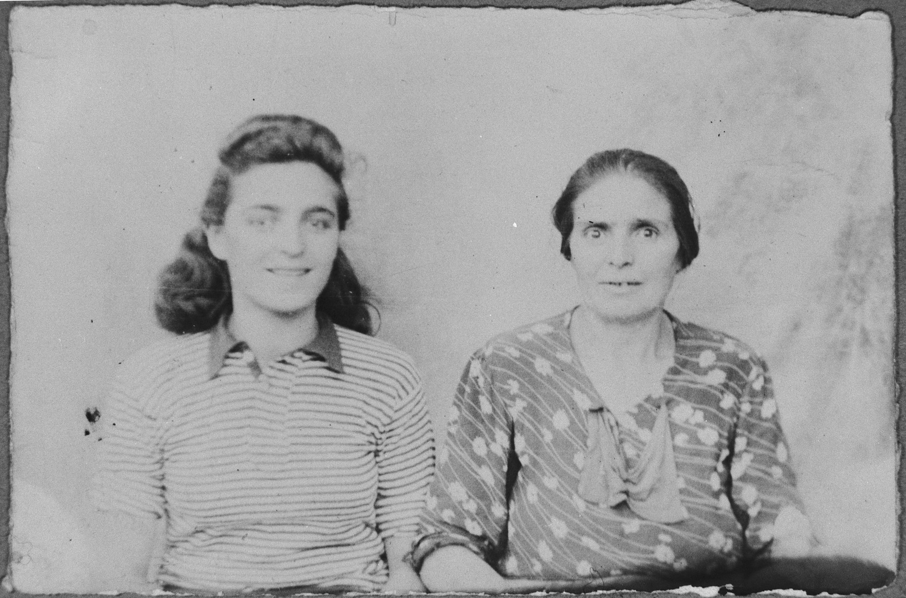 Portrait of Lunar and Ester Alba.  Lunar was a housemaid.  They lived at Sinagogina 12 in Bitola.