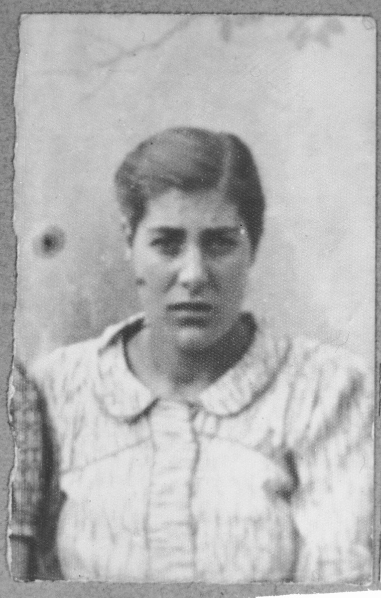 Portrait of Sara Hasson, daughter of Yakov Hasson.  She was a worker.  She lived at Skopyanska 118 in Bitola.