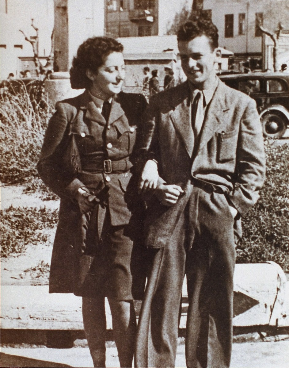 Hannah Szenes greets her brother Giora on his arrival in Palestine.