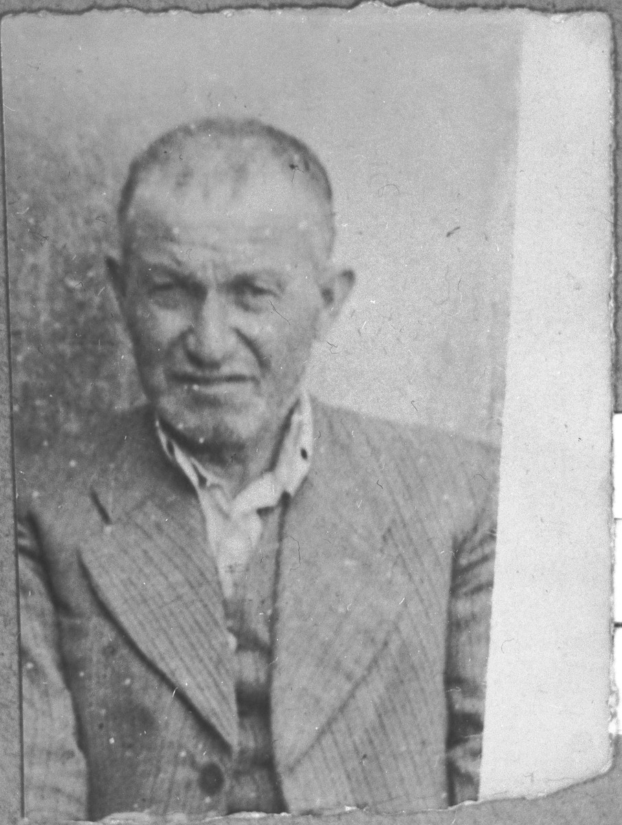 Portrait of Mushon Kalderon, son of Haim Kalderon.  He was a miller.  He lived at Yakushtseva 29 in Bitola.