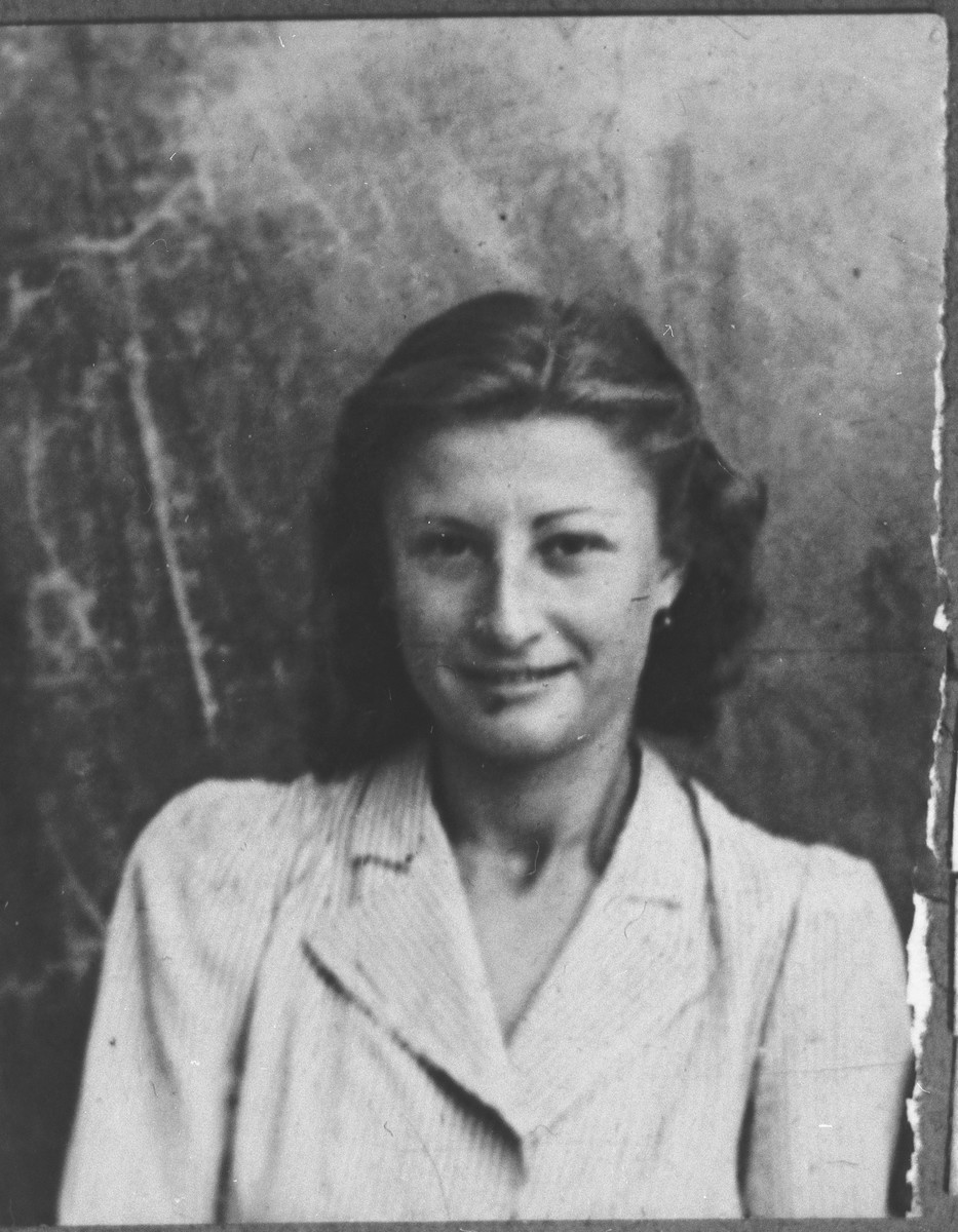 Portrait of Mariya Kalderon, [daughter of Simaya Kalderon].  She lived at Drinska 83 in Bitola.