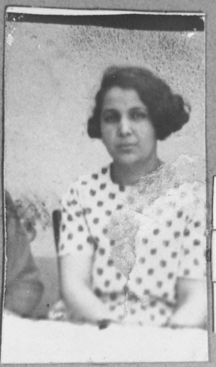 Portrait of Matilda Kalderon, [wife of Yosef Kalderon].  She lived at Ferizovatska 24 in Bitola.