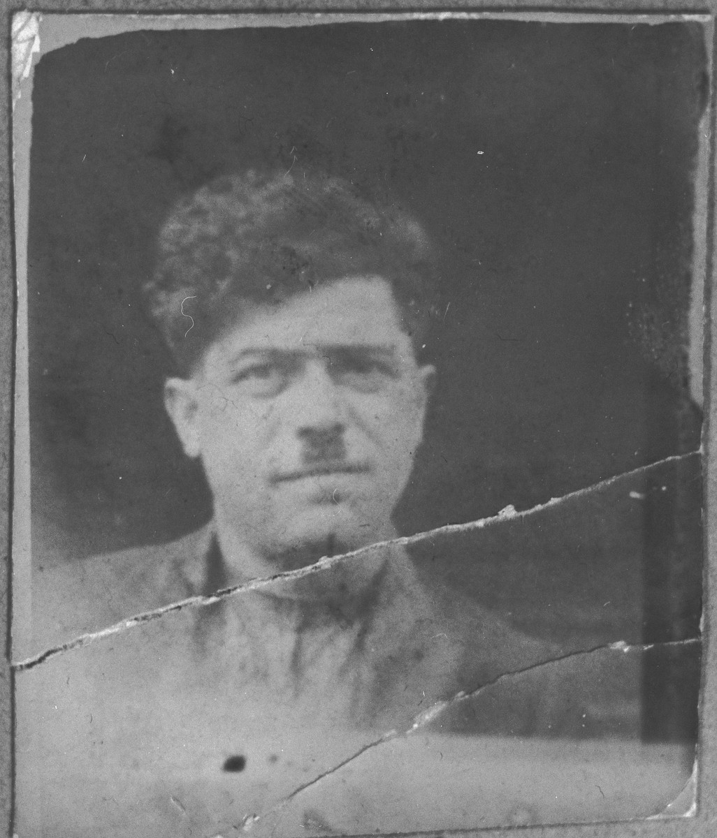 Portrait of Yakov Kamchi, son of Aron Kamchi.  He was a rag dealer.  He lived at Asadbegova 16 in Bitola.