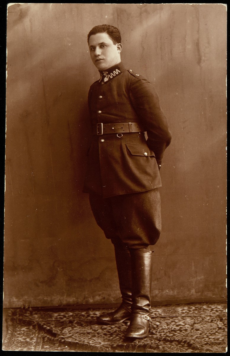 Benyamin Kabacznik, a Polish patriot poses for a formal portrait in his officer's uniform.

Though he had been an officer in the Polish army, he was murdered by members of the Polish Home Army on February 20, 1944, with his wife, son, ten other Jews, and Aneza Bikewiczowa, the righteous Polish woman who hid them in a pit on her farm.