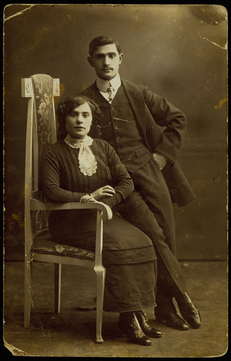 Studio portrait of Yehuda-Leib Zlotnik and his sister Menuha before WWI. 

Yehuda-Leib Zlotnik immigrated to Palestine with his wife Kunie.  Menuha died in childbirth.