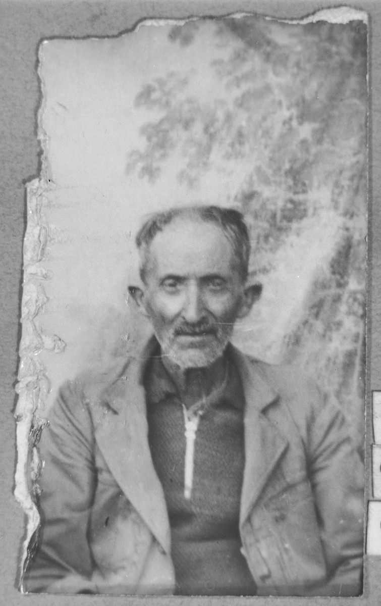 Portrait of Shua Testa.  He was a second-hand dealer.  He lived at Yakchutseva 22 in Bitola.