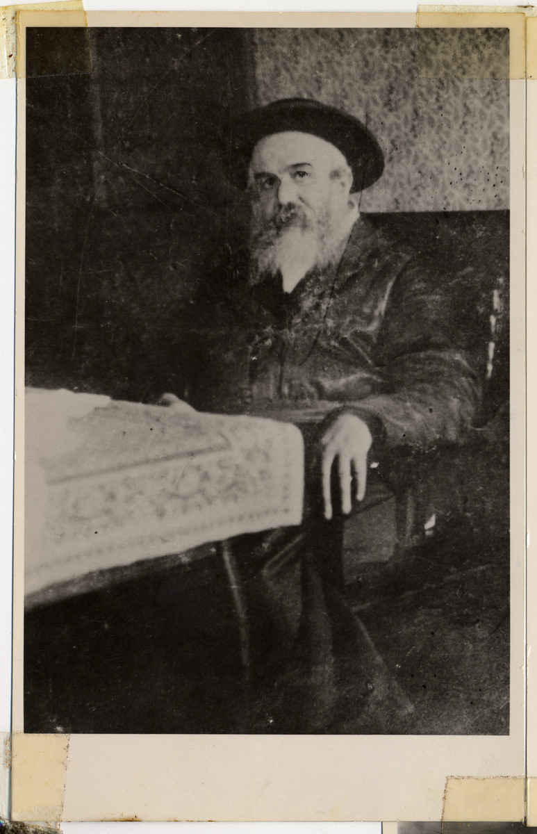 Portrait of the Munkacer Rav, Rabbi Chaim Elazar Spira, otherwise known as the Minchat Eliezer.