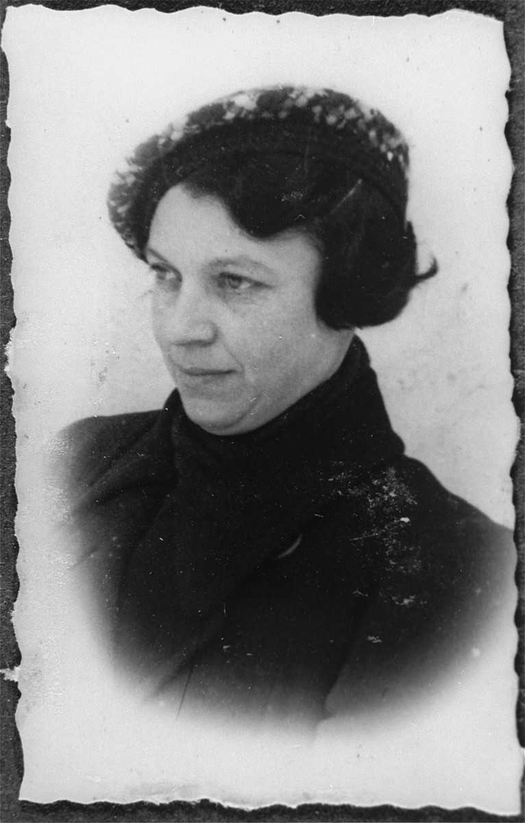 Studio portrait of a member of the administrative staff of the Kielce ghetto Judenrat (Jewish council).

This photo was one the images included in an official album prepared by the Judenrat of the Kielce ghetto in 1942.