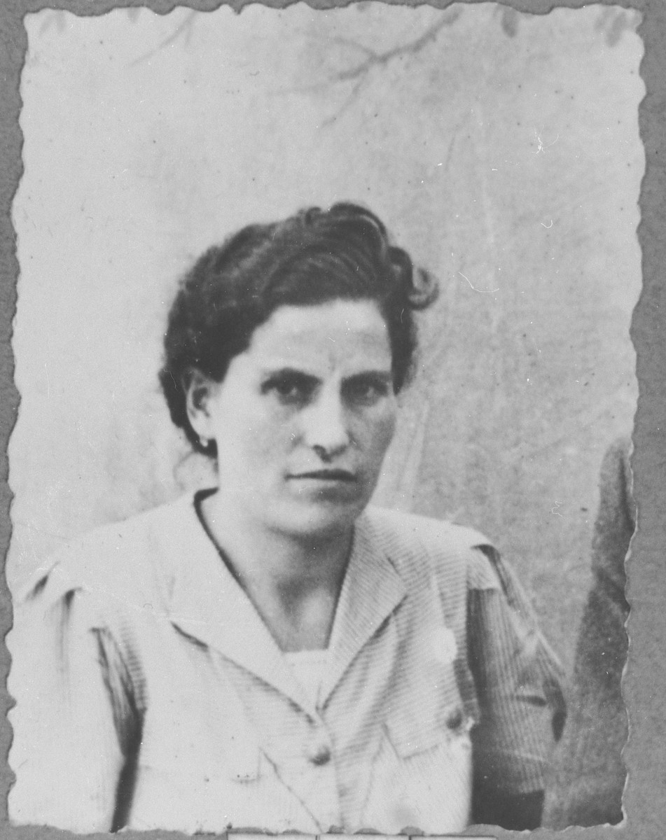 Portrait of Alegra Mishulam, wife of Eliau Mishulam.  She lived at Zmayeva 23 in Bitola.