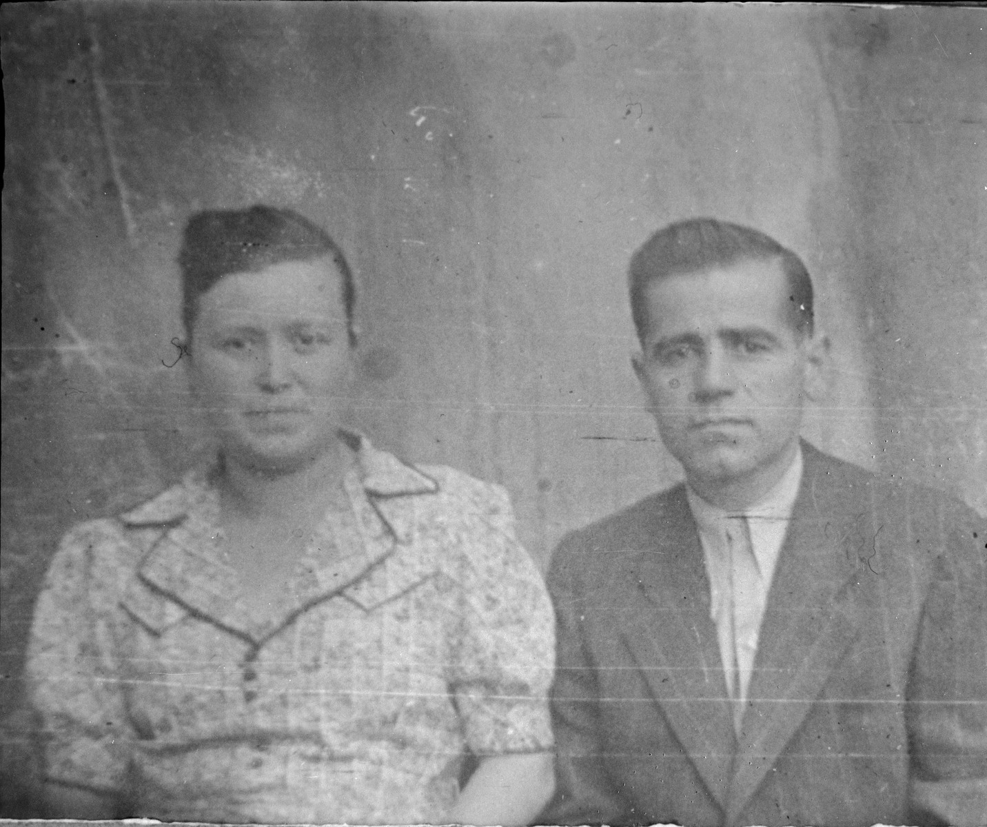 Portrait of Isak Pardo, son of Solomon Pardo, and Isak's wife, Sol.  Isak was a merchant.  They lived at Zvornitska 10 in Bitola.