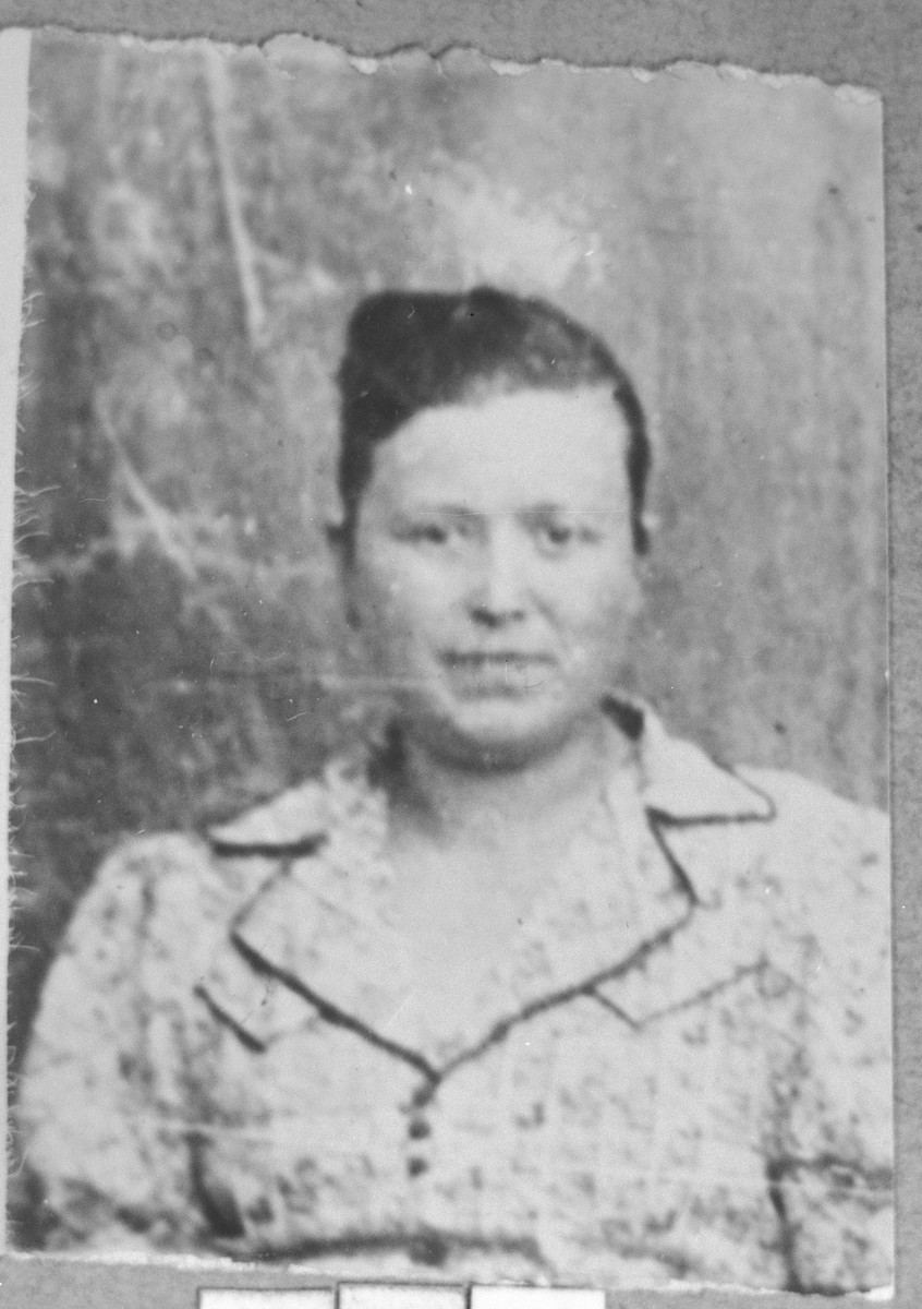 Portrait of Sol Pardo, wife of Isak Pardo.  She lived at Zvornitska 10 in Bitola.