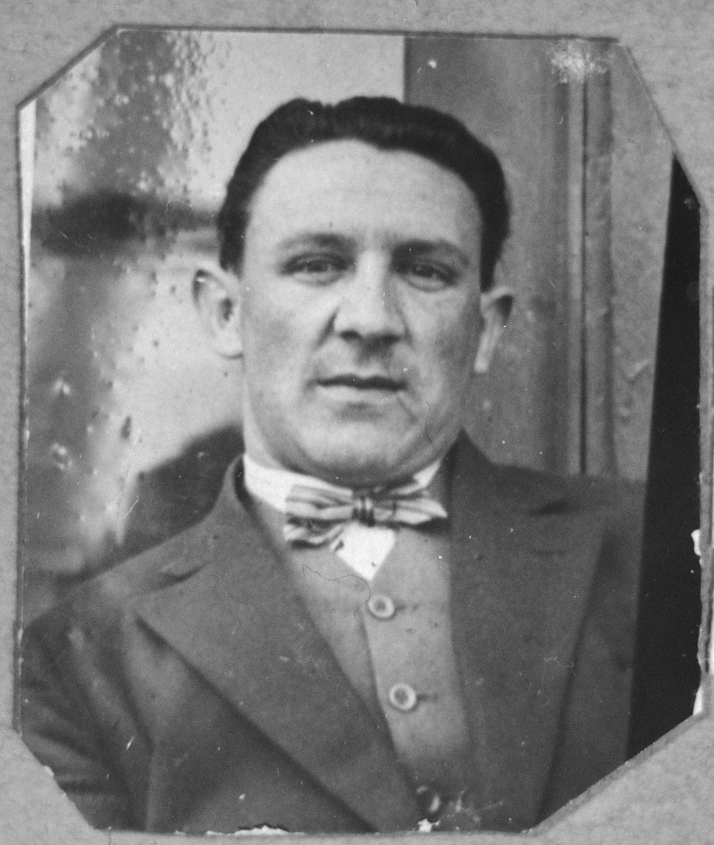 Portrait of Leon Pardo.  He lived on Sremska in Bitola.