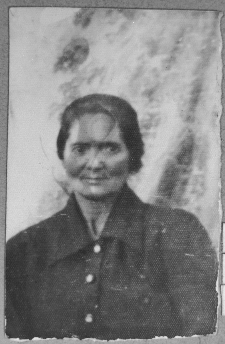 Portrait of Hana Pardo, wife of Samuel Pardo.  She lived at Banatska 22 in Bitola.