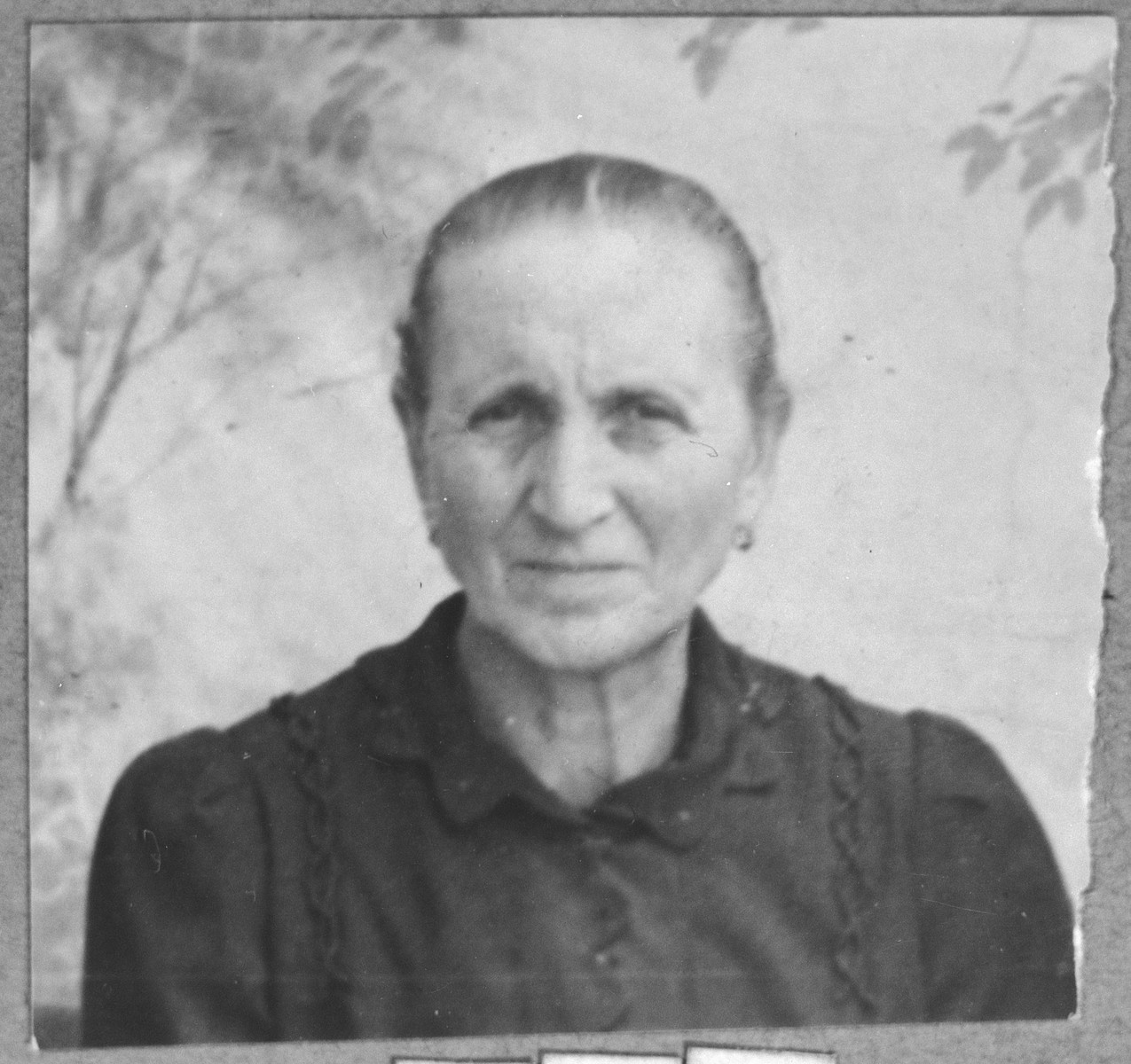 Portrait of Sol Pardo, wife of Mushon Pardo.  She lived at Sremska 24 in Bitola.