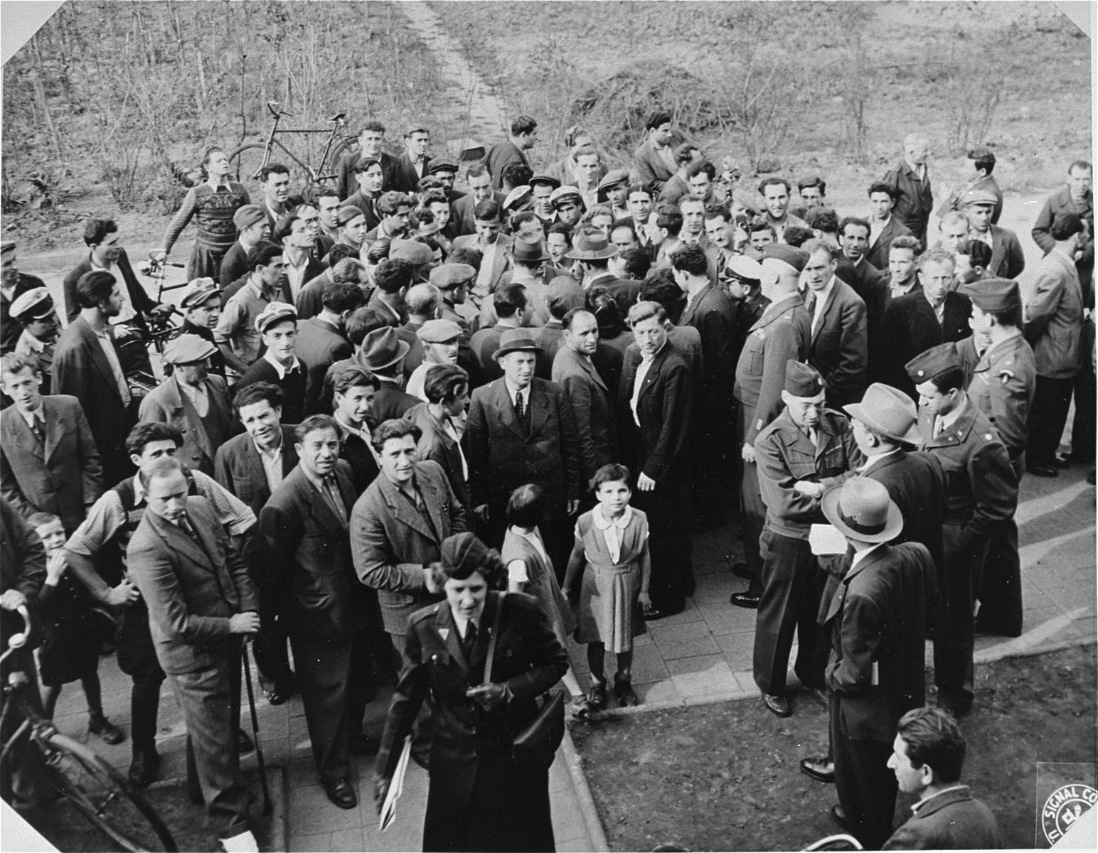 American editors and publishers tour the Zeilsheim displaced persons' camp.