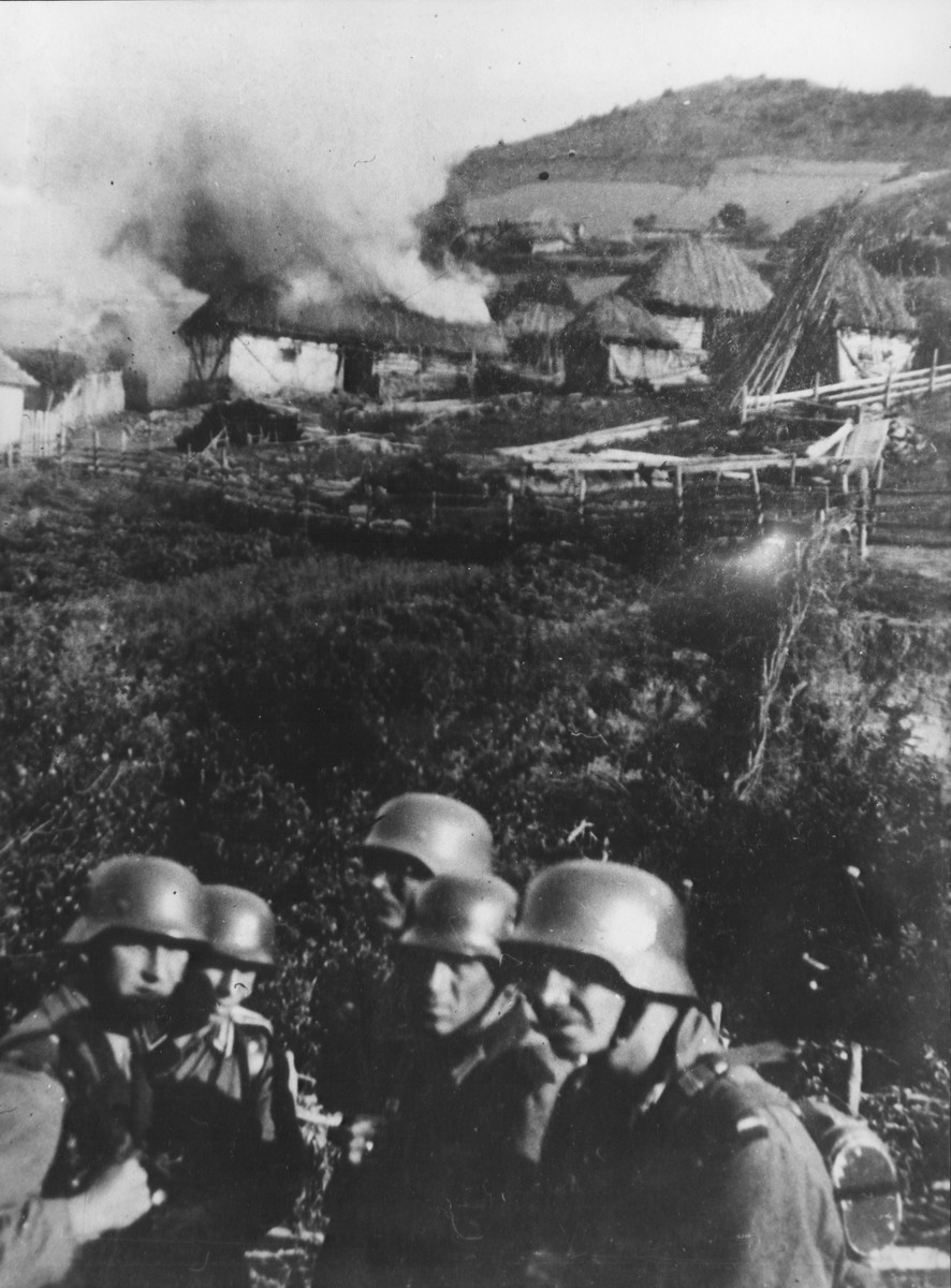 Germans set fire to a Serbian village near Kosovska Mitrovica.