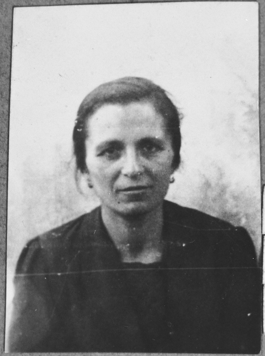 Portrait of Buena Kamchi, wife of Solomon Kamchi.  She lived at Ferizovatska 22 in Bitola.