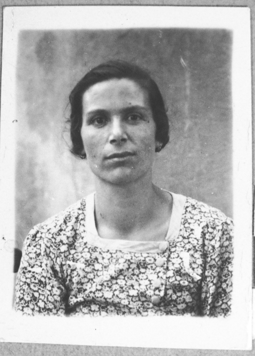 Portrait of Sara Kassorla, wife of Haim Kassorla.  She lived at Avliya 9 in Bitola.
