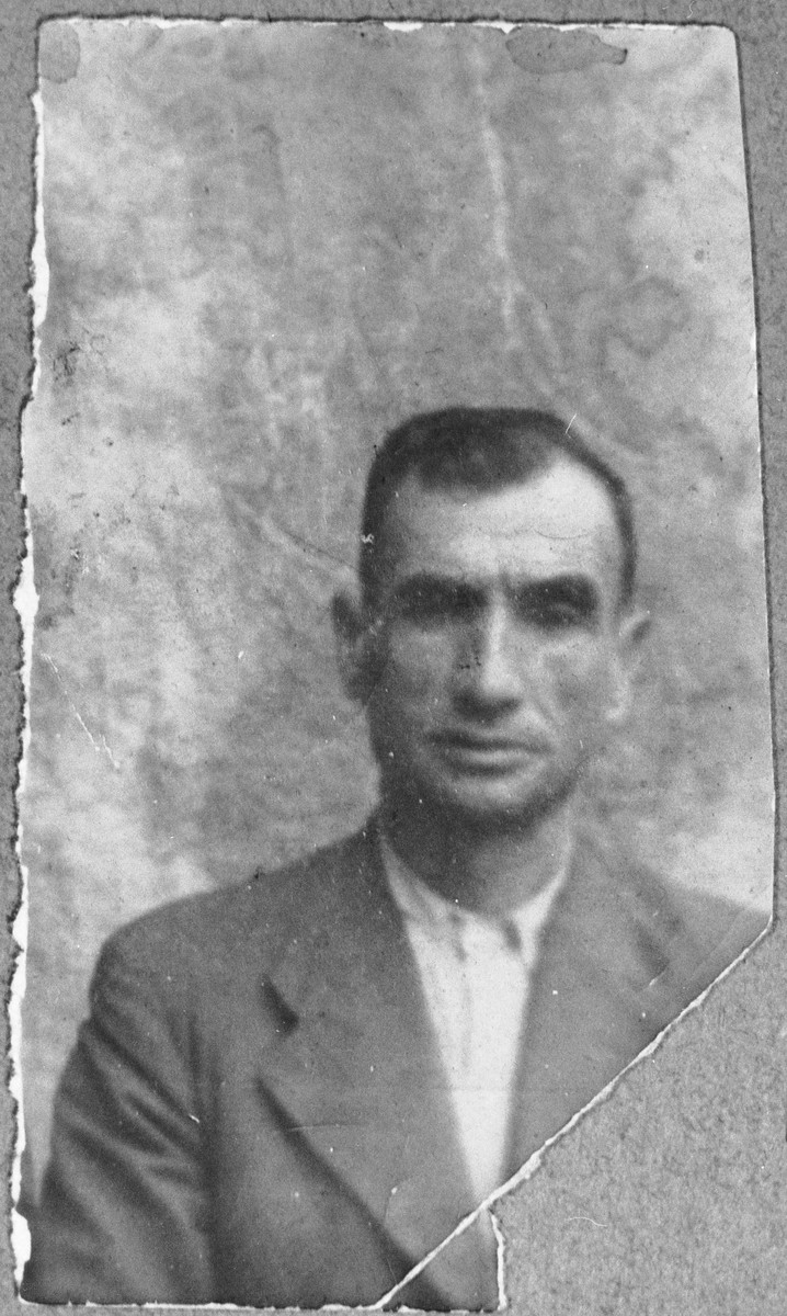 Portrait of Solomon Kassorla, son of Yosef Kassorla.  He was a miller.  He lived at Asadbegova 13 in Bitola.