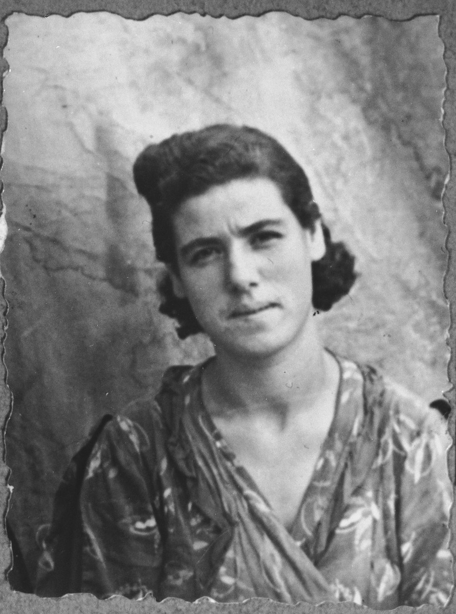 Portrait of Buena Koen, daughter of Aron Koen.  She lived at Karagoryeva 75 in Bitola.
