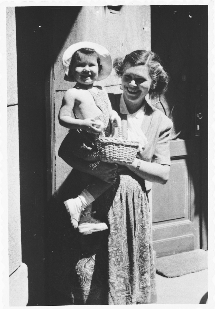 Ilma Lichtig holds her daughter Adrienne.