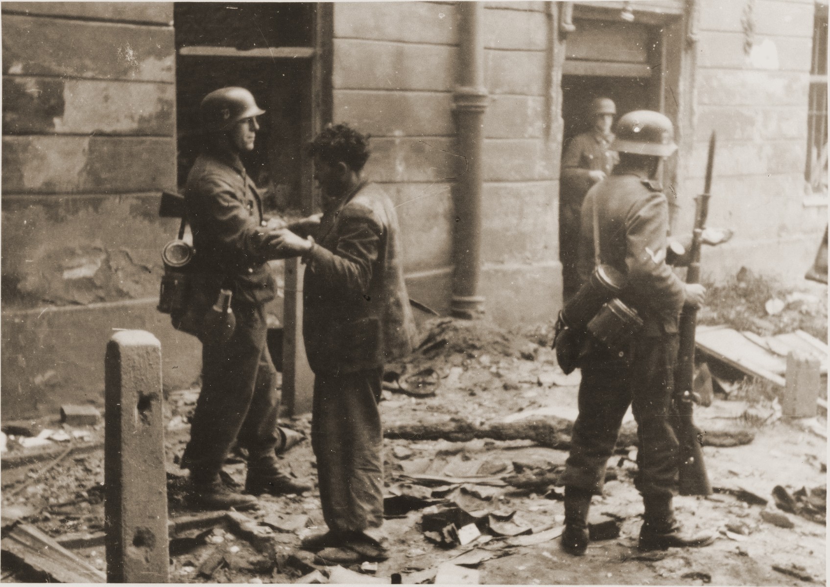 'Burning all around': Warsaw Ghetto survivors recall uprising 80 years ...