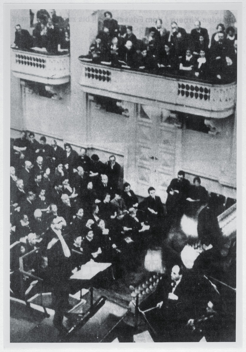 An orchestra created under the auspices of the Jewish Cultural Society performs. 

The Jewish Cultural Society provided the only creative outlet for many artists, musicians, and actors who had been dismissed from their jobs. In June 1933, Dr. Nathan Ehrenreich  set up the Jewish Chamber Choir in Frankfurt am Main, which performed a wide repertoire of secular and religious music.