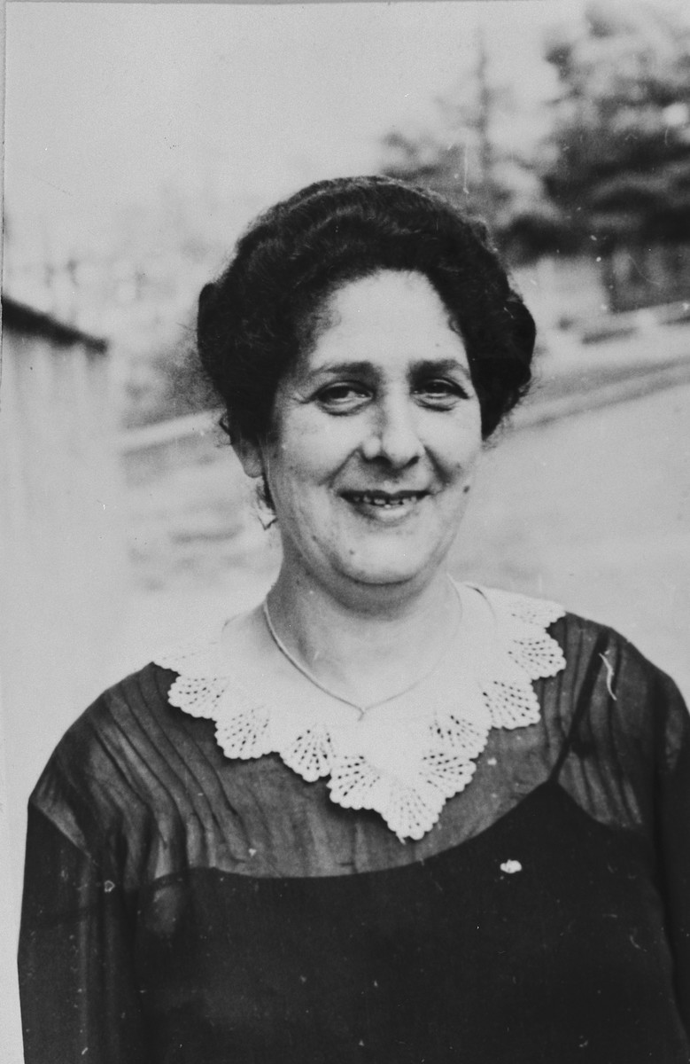 Close-up portrait of a Jewish woman in Breisach, Germany.

Pictured is Emilie Wurmser, nee Itzkowitz.  Born in Rastatt on 2/17/1884, she was widowed in 1925.  She managed to send her two daughters Paula and Erna (b. 10/25/1914) to the United States in 1936 and 1937, and she immigrated to New York City in 1938.

This is part of series of photographs taken of the Breisach Jewish community on their way to and from synagogue in 1937.  In October 1940 the entire community was deported to the Gurs internment camp in southern France.