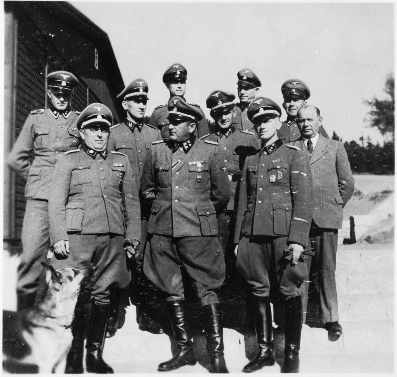 LISTE DE CRIMINELS SS DE GUERRE NAZIS.