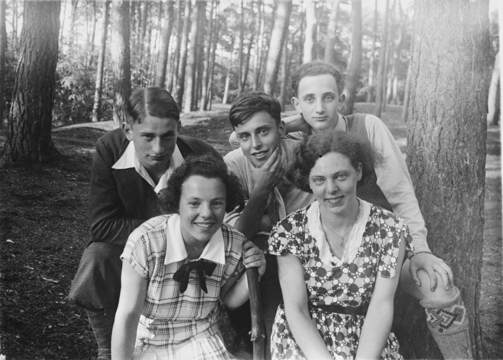 Group portrait of four Zionist youth.

Letty Rudelsheim is pictured on the bottom left.