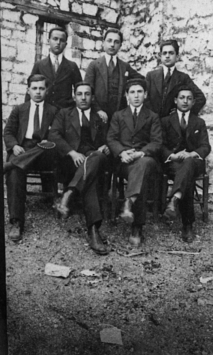 A group of Greek Jews gathers together to celebrate the signing of the Balfour Declaration.

Among those pictured is Leon Matsas (seated second from the right).
